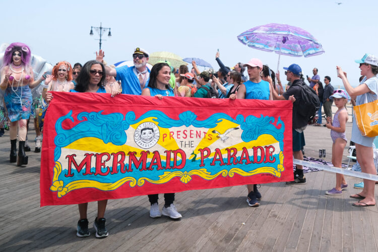 mermaid_parade
